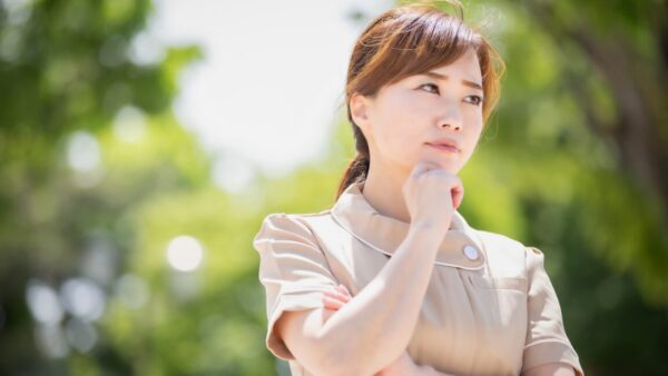 予約表を見てため息…「はぁ、明日はこの人か」と疲れてしまうサロンオーナーへ